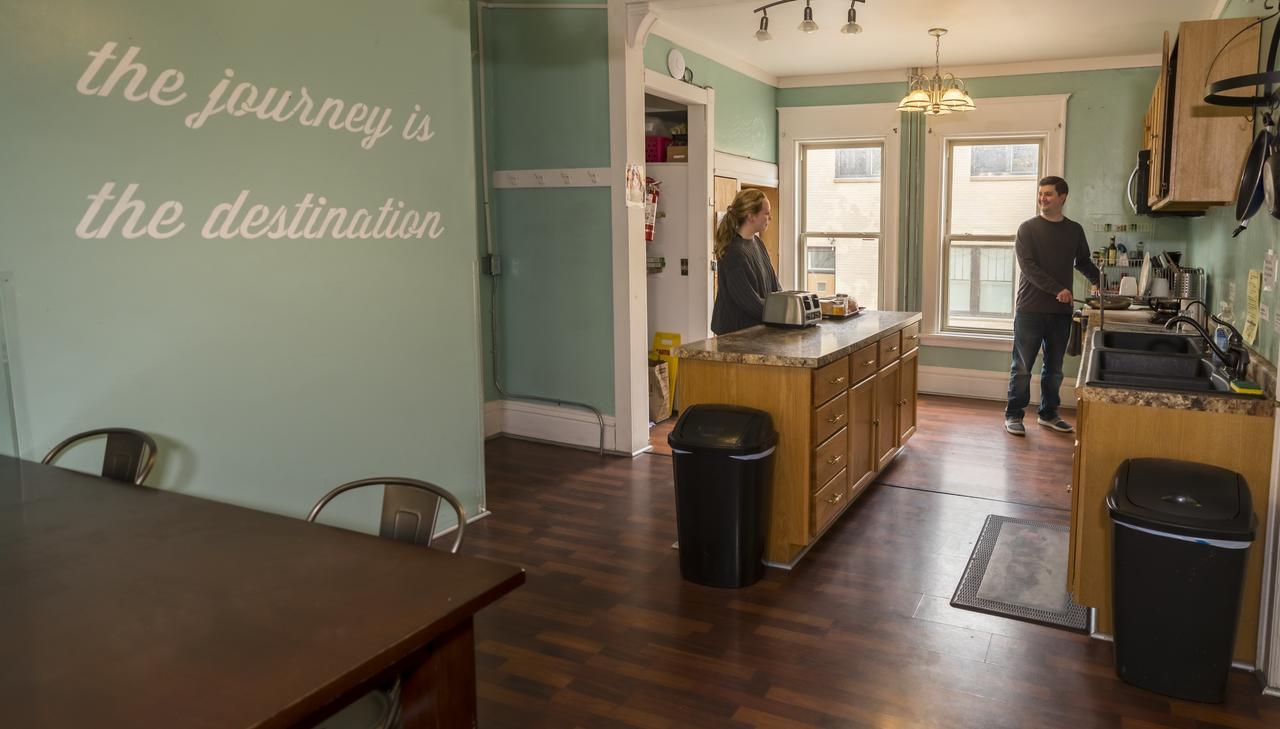 Hi - Madison Hostel מראה חיצוני תמונה